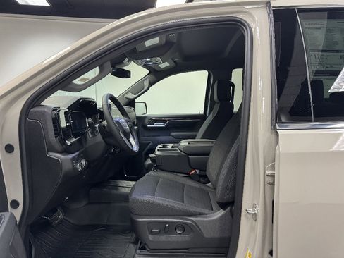 New 2026 GMC Sierra 1500 SLE w/ Preferred Package image 23
