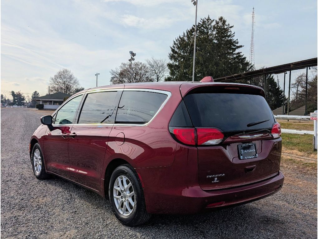 Used 2018 Chrysler Pacifica LX FWD image 5