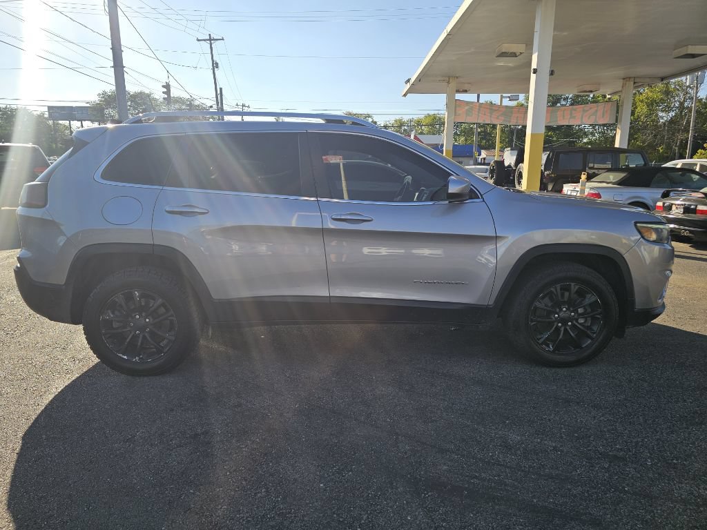 Used 2019 Jeep Cherokee Latitude w/ Popular Appearance Group AWD/4WD image 14