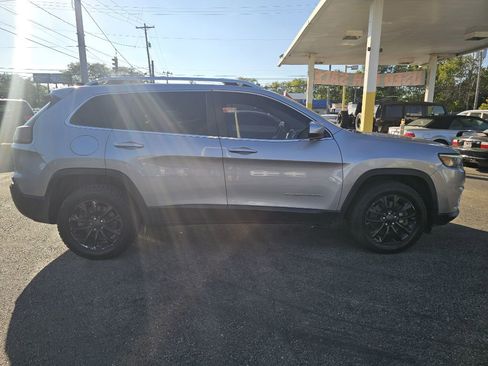 Used 2019 Jeep Cherokee Latitude w/ Popular Appearance Group image 14