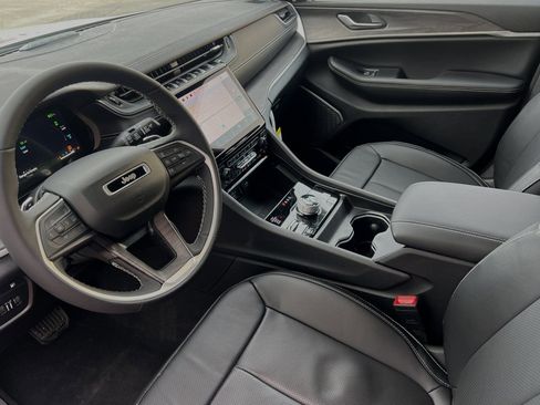 New 2024 Jeep Grand Cherokee Limited 4xe w/ Luxury Tech Group II image 8