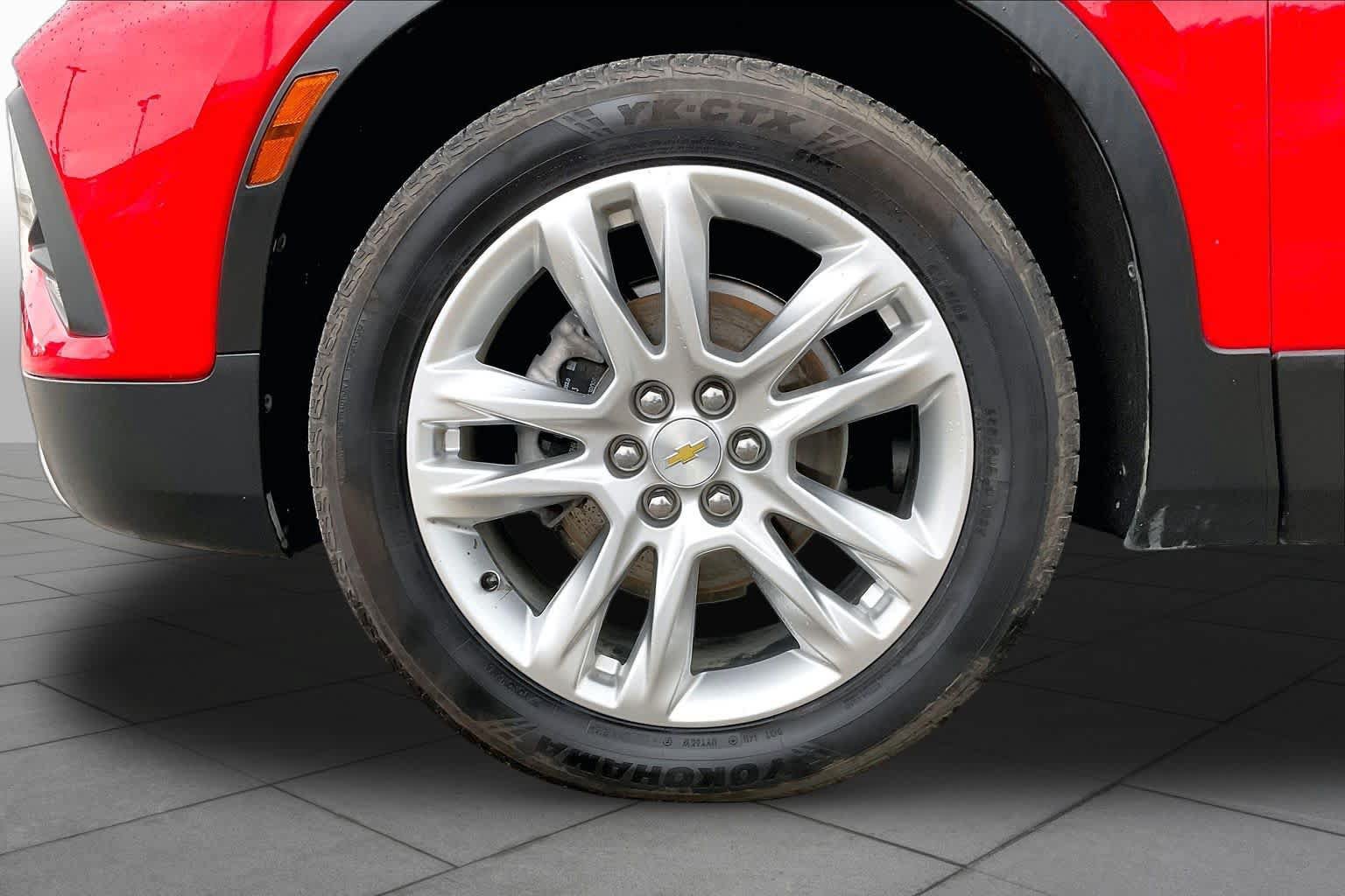 Used 2021 Chevrolet Blazer LT w/ Sound & Technology Package FWD image 11