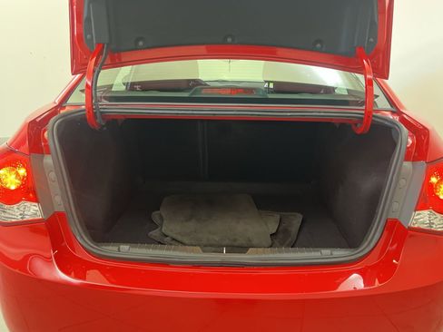 Used 2016 Chevrolet Cruze LT w/ Technology Package image 24