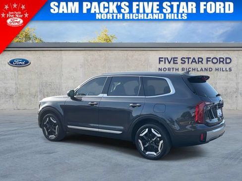 Used 2025 Kia Telluride S FWD image 7