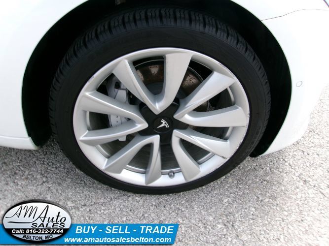 Used 2020 Tesla Model 3 Standard Range Plus RWD image 17