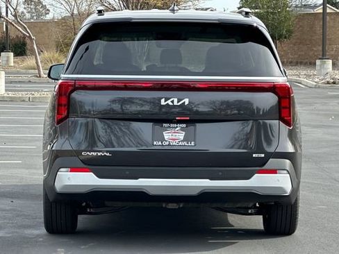 New 2026 Kia Carnival EX FWD image 6