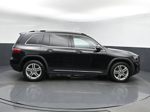 Used 2022 Mercedes-Benz GLB 250 4MATIC image 3
