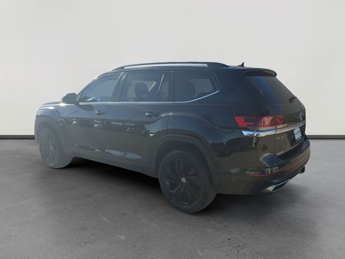 Certified 2023 Volkswagen Atlas SE w/ Black Wheel Package AWD/4WD image 3