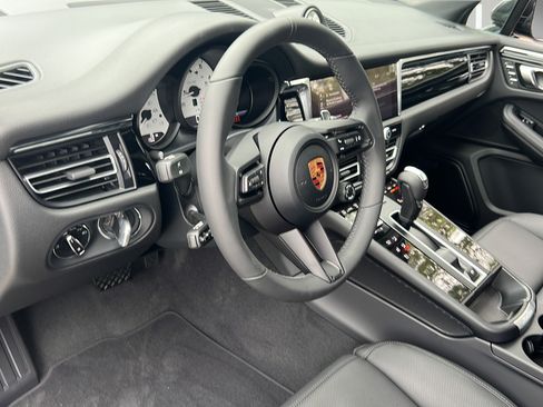 New 2026 Porsche Macan AWD/4WD image 4