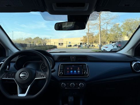 Used 2025 Nissan Versa SV image 33