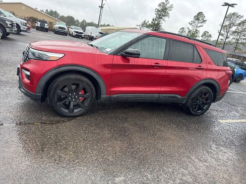 Used 2020 Ford Explorer ST w/ ST Street Pack image 4