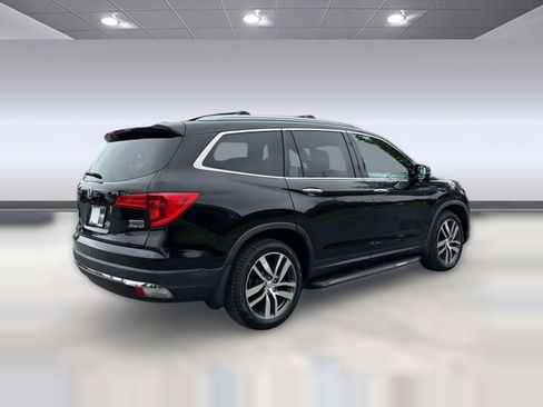 Used 2017 Honda Pilot Touring image 9