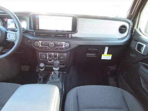 New 2026 Jeep Gladiator Sport image 15