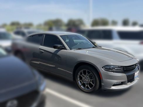 Used 2017 Dodge Charger SXT w/ Driver Confidence Group AWD/4WD image 2