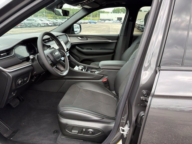 New 2026 Jeep Grand Cherokee Altitude AWD/4WD image 12