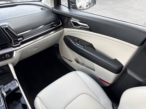 Certified 2025 Kia Sportage EX FWD image 17