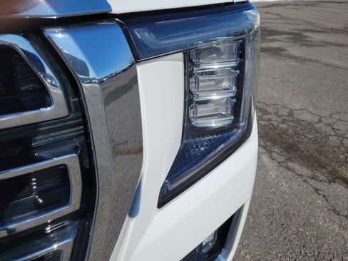 Certified 2023 GMC Yukon XL SLT w/ SLT Premium Package image 9