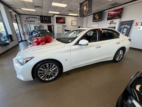 Used 2018 INFINITI Q50 Luxe AWD/4WD image 10