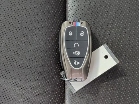 Used 2023 Chevrolet Traverse High Country w/ LPO, Floor Liner Package AWD/4WD image 21