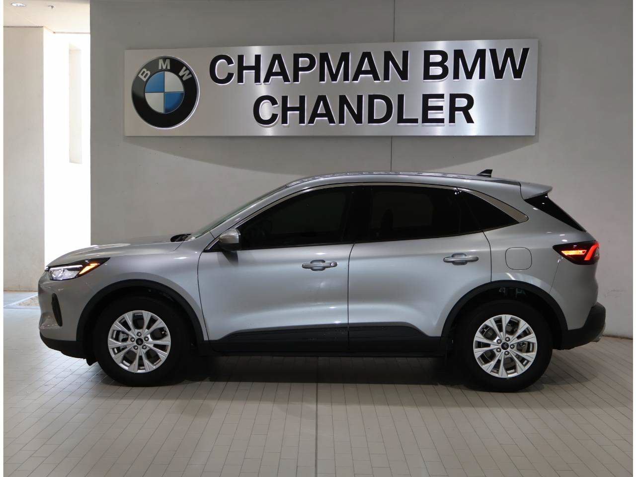 Used 2023 Ford Escape Active w/ Tech Pack #2 FWD image 3