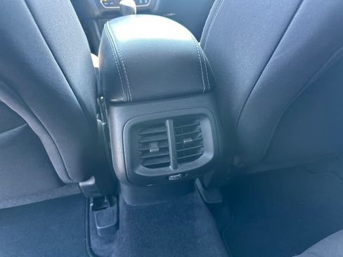 Used 2019 Jeep Cherokee Latitude w/ Popular Appearance Group AWD/4WD image 16