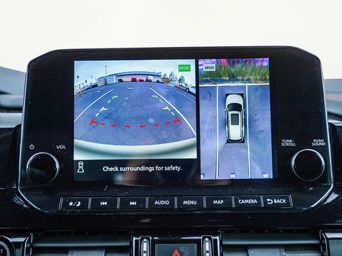 Used 2023 Nissan Pathfinder SL w/ Lighting Package (N92) image 30