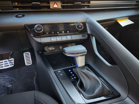 New 2025 Hyundai Elantra Sport image 24