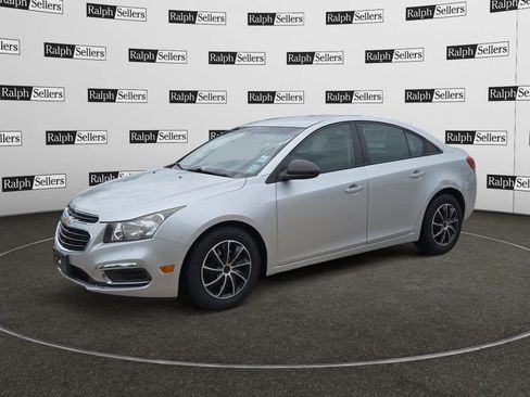 Used 2016 Chevrolet Cruze LS FWD image 2