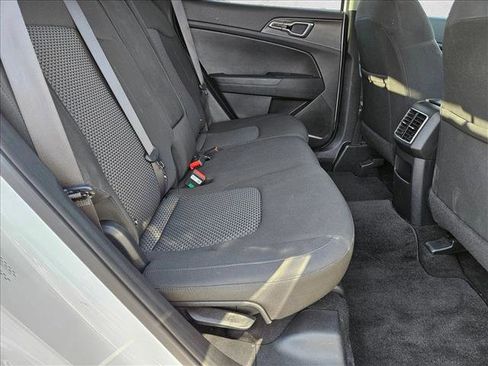 Used 2025 Kia Sportage LX FWD image 19