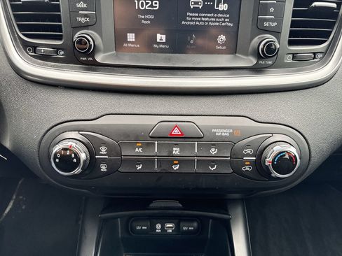 Used 2019 Kia Sorento L FWD image 18