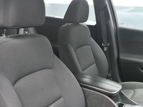 Used 2022 Chevrolet Malibu LT FWD image 9