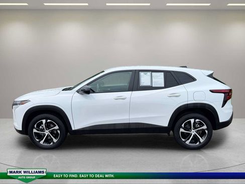 Used 2025 Chevrolet Trax RS w/ Driver Confidence Package FWD image 6