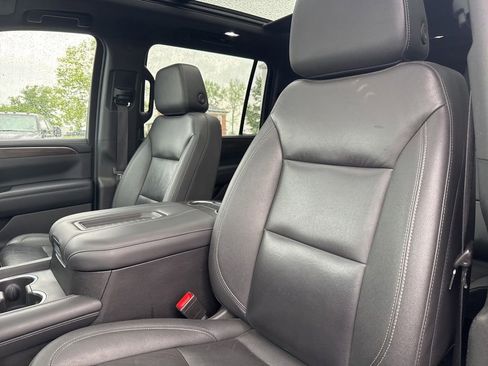 Used 2022 Chevrolet Suburban Z71 w/ Luxury Package AWD/4WD image 29