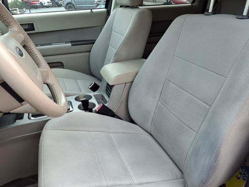 Used 2011 Ford Escape XLT AWD/4WD image 3