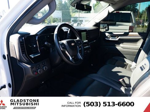 Used 2023 Chevrolet Silverado 1500 LT w/ Leather Package AWD/4WD image 19
