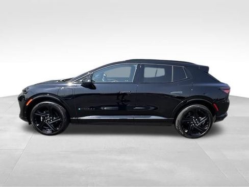 Used 2024 Chevrolet Equinox EV RS FWD image 3