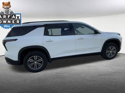Used 2024 Chevrolet Traverse LT w/ Enhanced Driving Package AWD/4WD image 10
