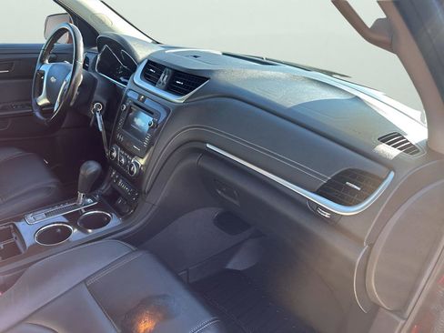 Used 2017 Chevrolet Traverse LT image 14