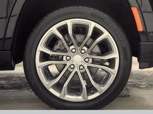 Used 2023 Jeep Grand Wagoneer Series II w/ Flexible Seating Group image 23