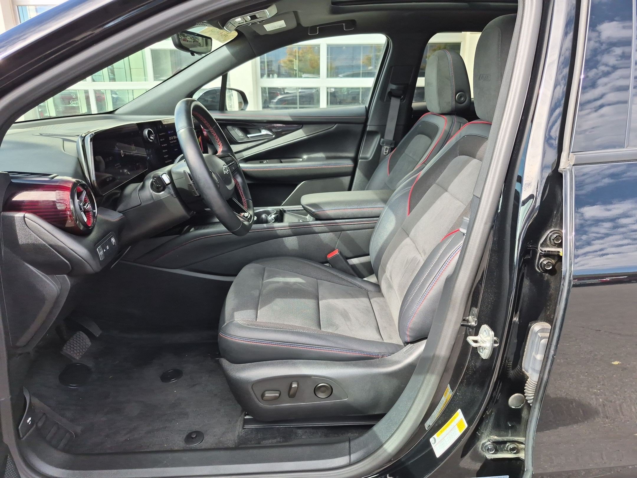 Used 2025 Chevrolet Blazer EV RS AWD/4WD image 18
