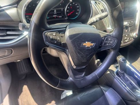 Used 2017 Chevrolet Malibu LT w/ Leather Package FWD image 13