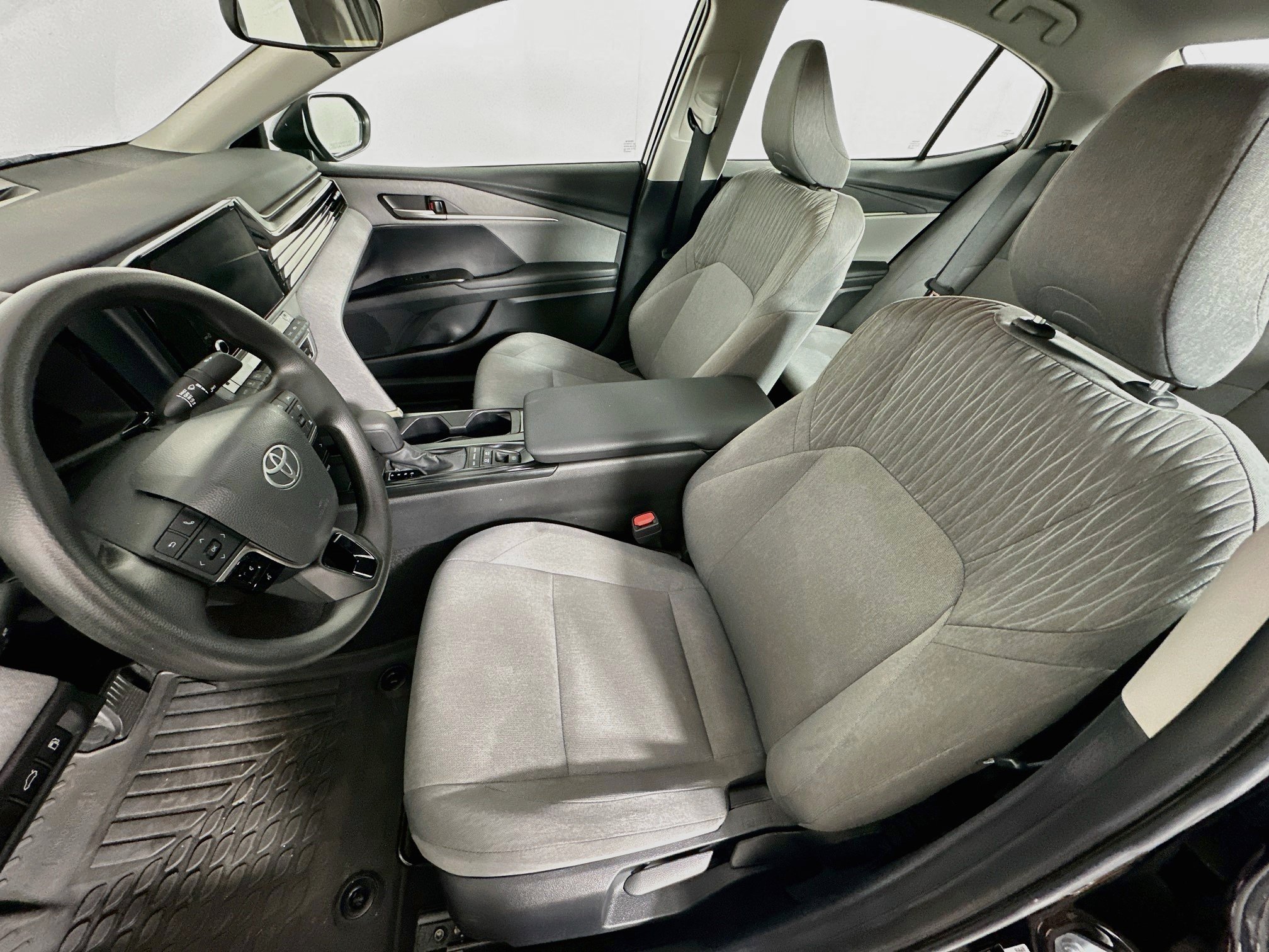 Used 2026 Toyota Camry LE FWD image 13