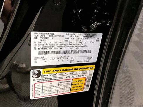 Used 2025 Ford Expedition Active image 41