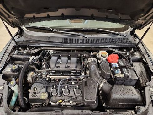 Used 2018 Ford Taurus SEL w/ Equipment Group 201A image 9