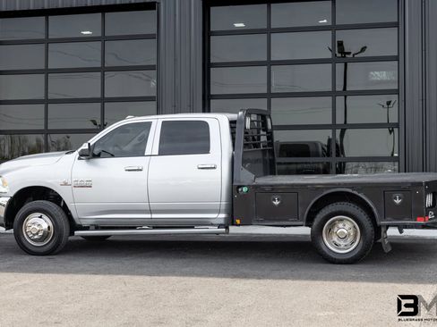 Used 2017 RAM 3500 Tradesman w/ Chrome Appearance Group image 5