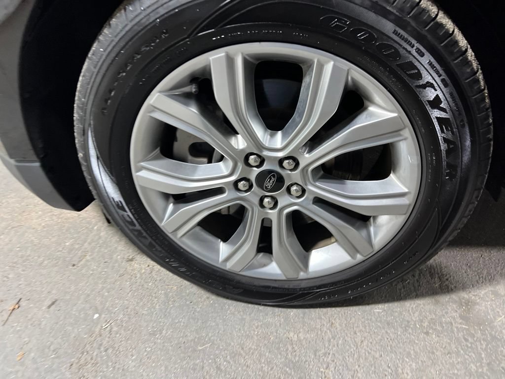 Used 2024 Ford Edge Titanium AWD/4WD image 37