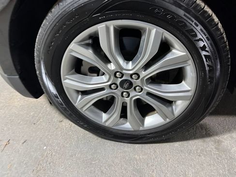 Used 2024 Ford Edge Titanium AWD/4WD image 37