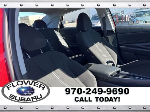 Used 2021 Hyundai Elantra SEL w/ Convenience + Premium Package image 11