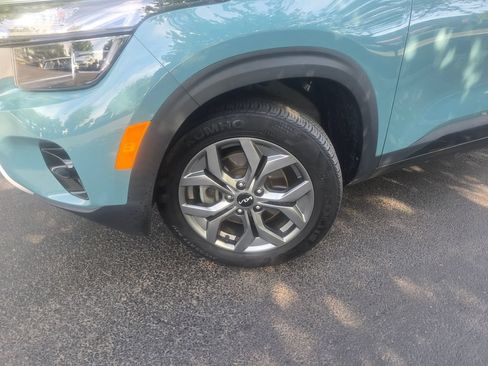 Used 2024 Kia Seltos S AWD/4WD image 2
