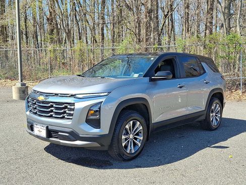 Used 2026 Chevrolet Equinox LT w/ Convenience Package II image 3
